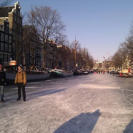 Short Group Jordaan Laurier Serviced *