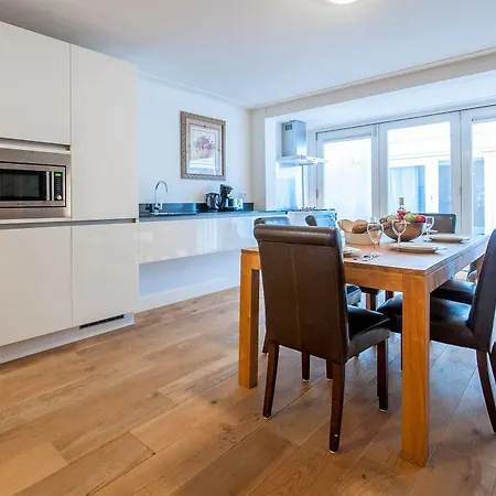 Short Group Jordaan Laurier Serviced Apartament