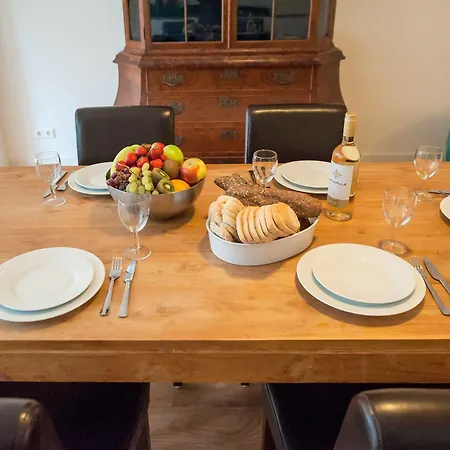 Short Group Jordaan Laurier Serviced *