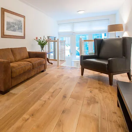 Short Group Jordaan Laurier Serviced Appartement