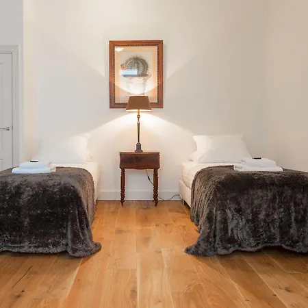 Short Group Jordaan Laurier Serviced Apartament