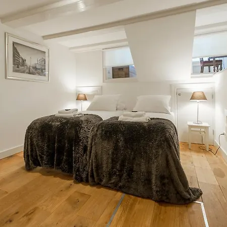 Short Group Jordaan Laurier Serviced