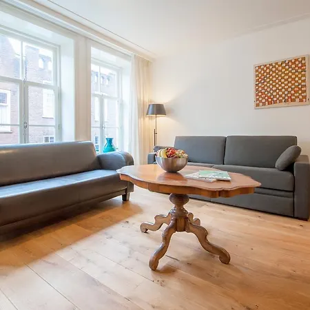 Short Group Jordaan Laurier Serviced Apartament *