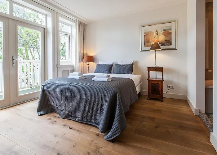 Short Group Jordaan Laurier Serviced Amsterdam