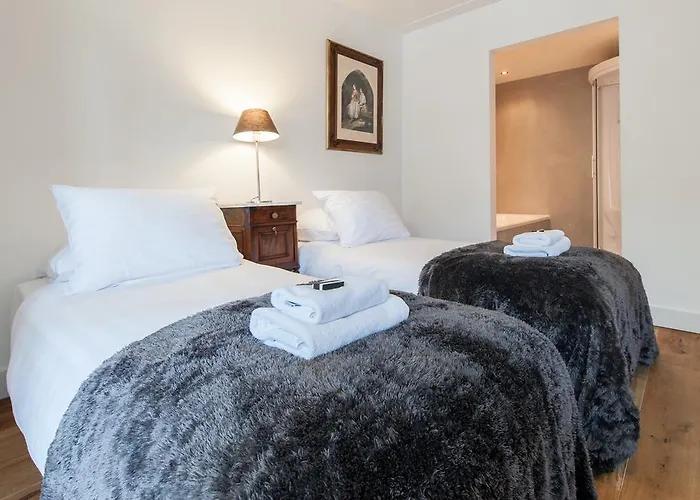 Short Group Jordaan Laurier Serviced Amsterdam