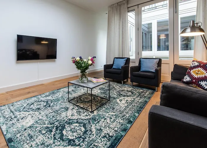 Short Group Jordaan Laurier Serviced Amsterdam