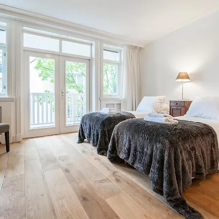 Short Group Jordaan Laurier Serviced *