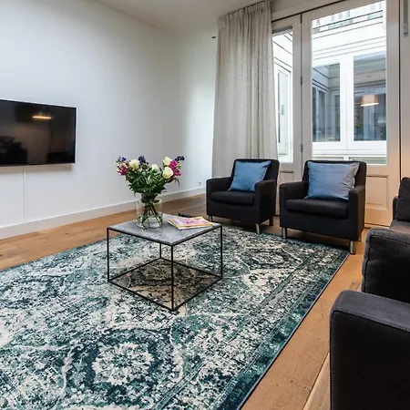 Short Group Jordaan Laurier Serviced Amszterdam